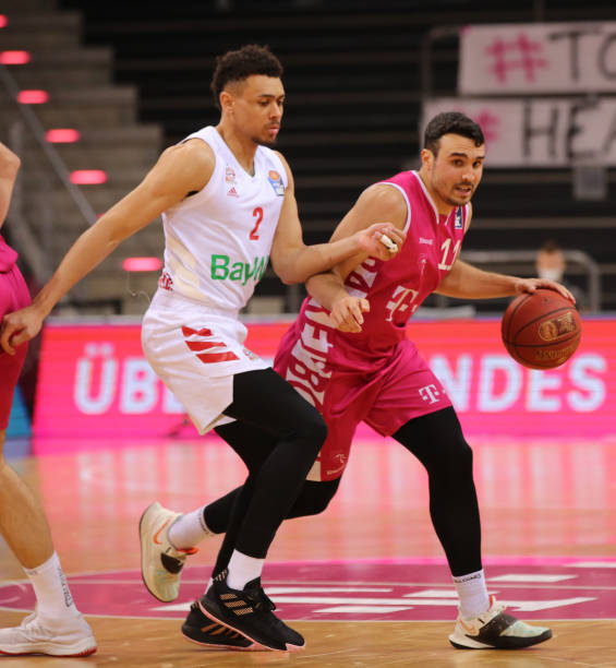 球员健康与 球员健康与